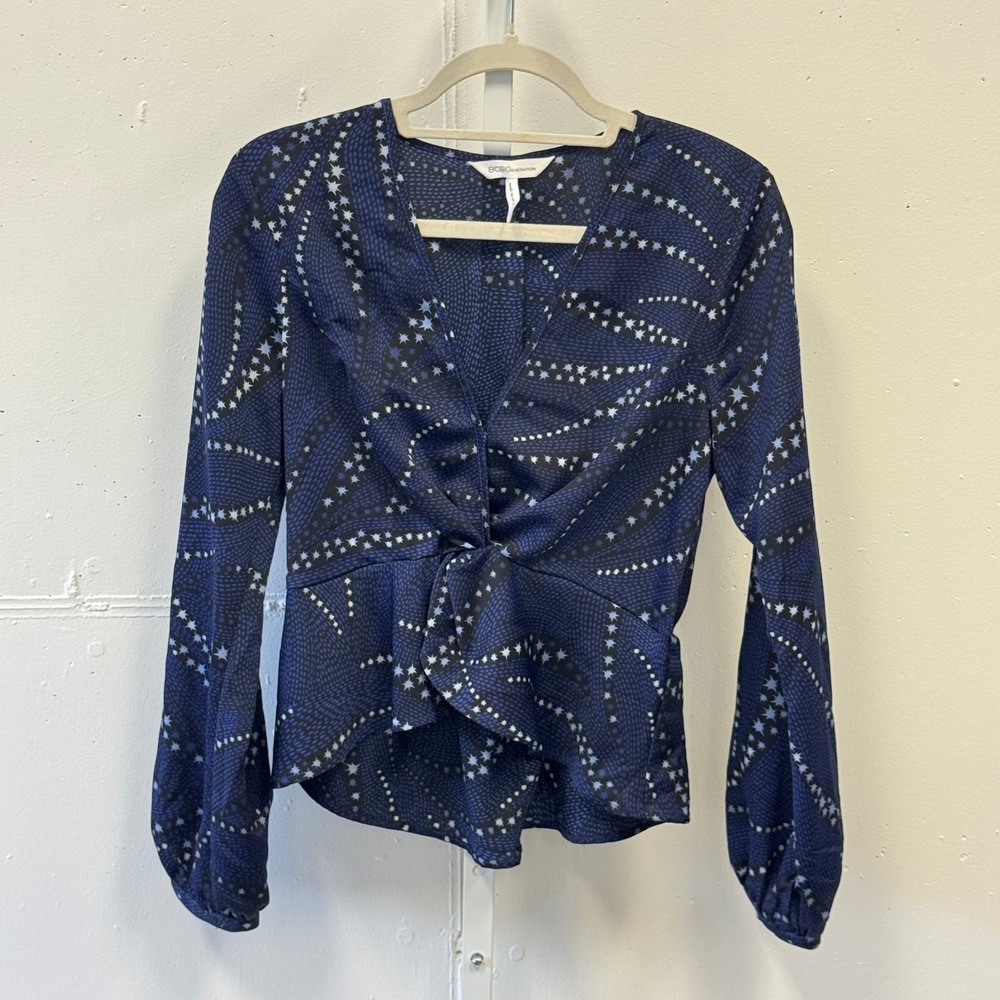 BCBGeneration Blue Black Star Print Front Knot V-Neck Blouse XS TNS1251462-431
